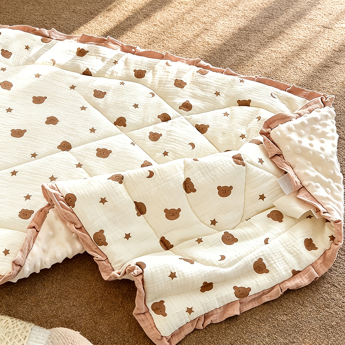 Children's Cartoon Print Ruffled Quilt, Soft and Comfortable