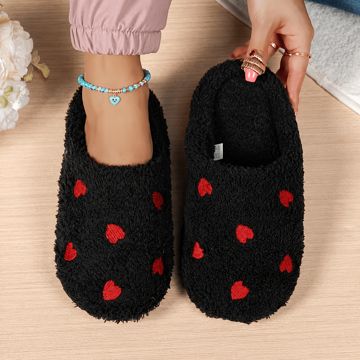 TEMU Anzxy pour femme - Chaussons à enfiler - Semelle souple en peluche avec broderie cœur, chaussures légères et confortables, adaptées à un port et
