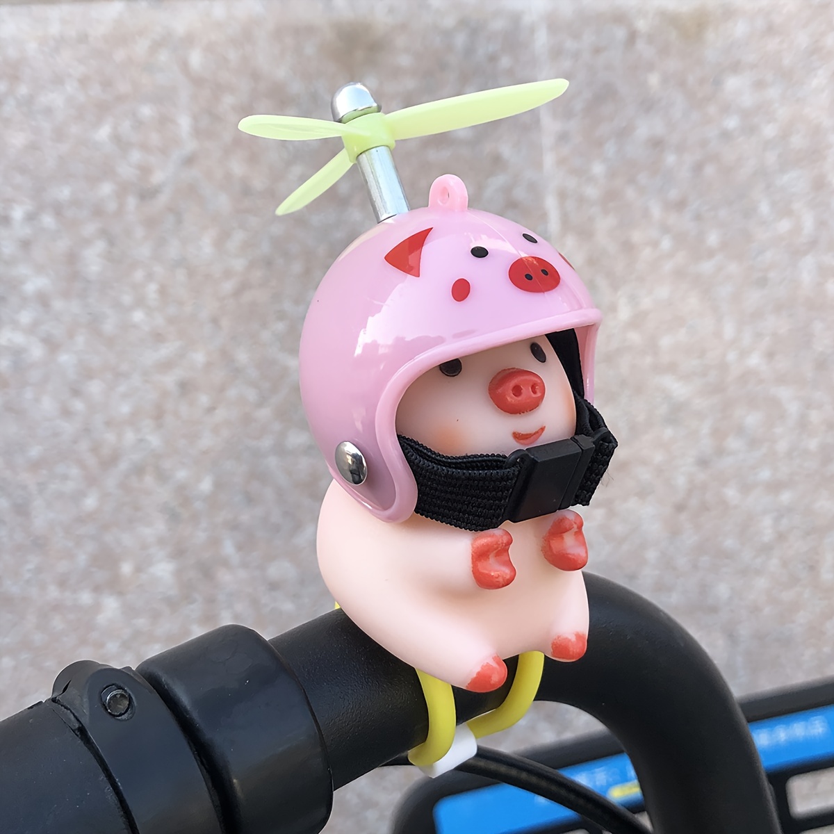 1pc Pvc Helmet Pig Bike Bell With Propeller, Elastic Band For Motorcycle And Bicycle - Pink Cartoon Pig Bike Accessory