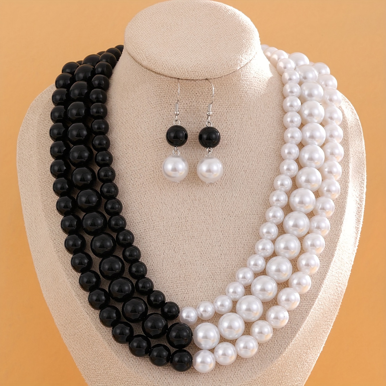 

Elegant Faux Pearl Decorative Accessories Kit Trendy Necklace Earing Stylish Accessories Set For Wedding Banquet Party Wear