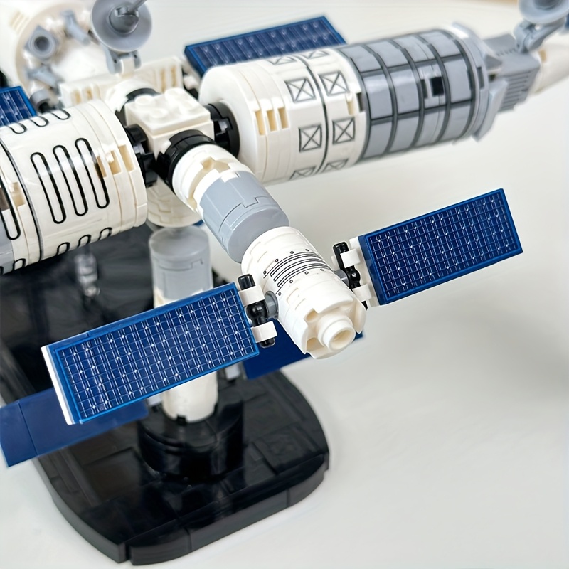 Space Explorer Building Block Set, International Space Station