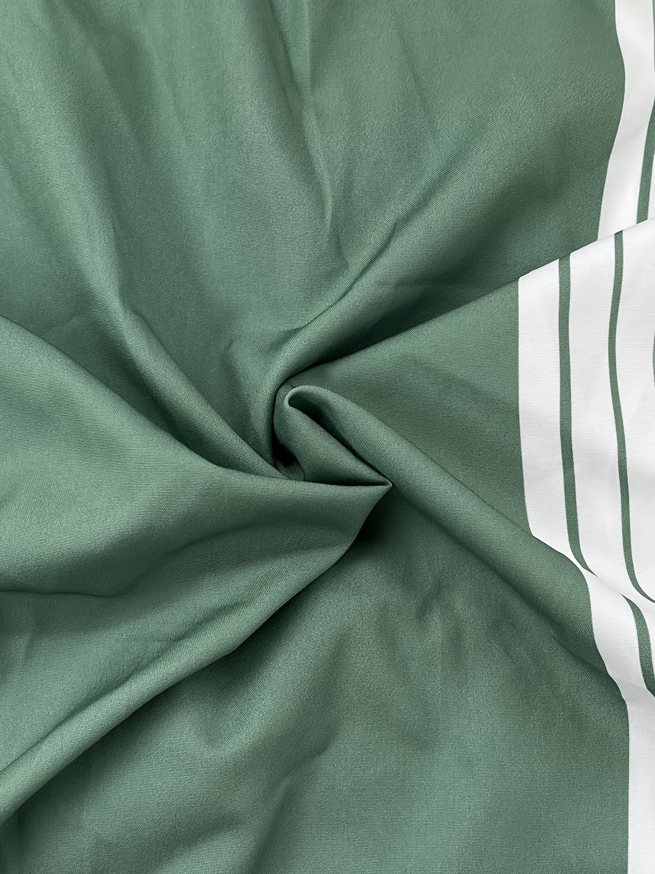 European and American Men's fashion stripe pattern print design button- short-sleeved shirt top and casual trousers matching suit, fashionable street street, seaside casual vacation short-sleeved shirt set