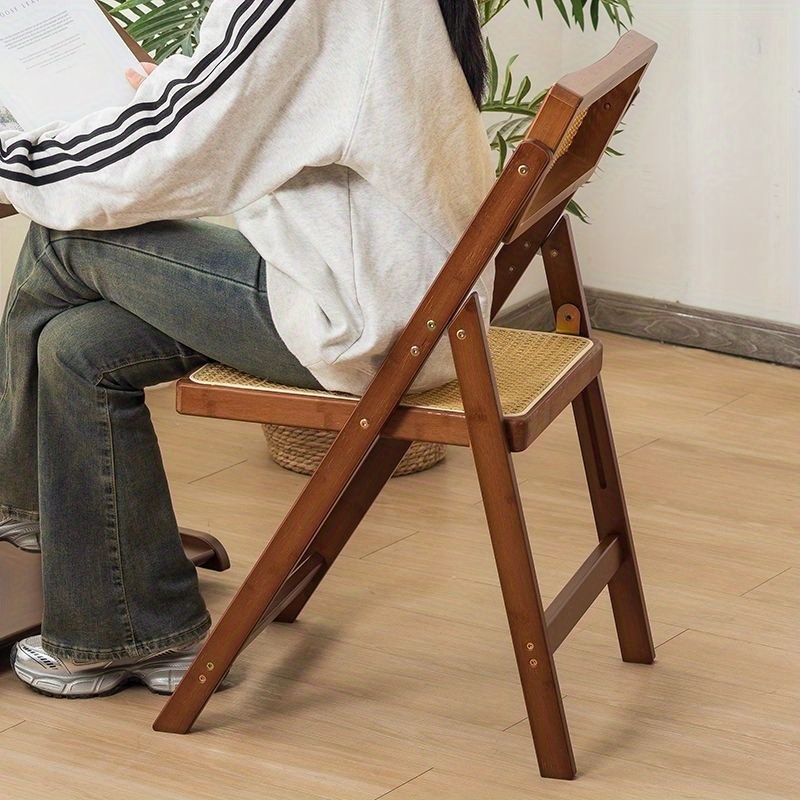 2 Sillas Plegables de Bambú Modernas - Estructura de Madera de Bambú Resistente, Sillas Portátiles y Ligeras Adecuadas para Uso en Interiores/Exteriores, Diseño Ahorrador de Espacio, Fácil de Plegar/Desplegar, No Requiere Montaje, Ideales para Hogar, Jardín, Oficina - Capacidad de Peso 149,69 KG