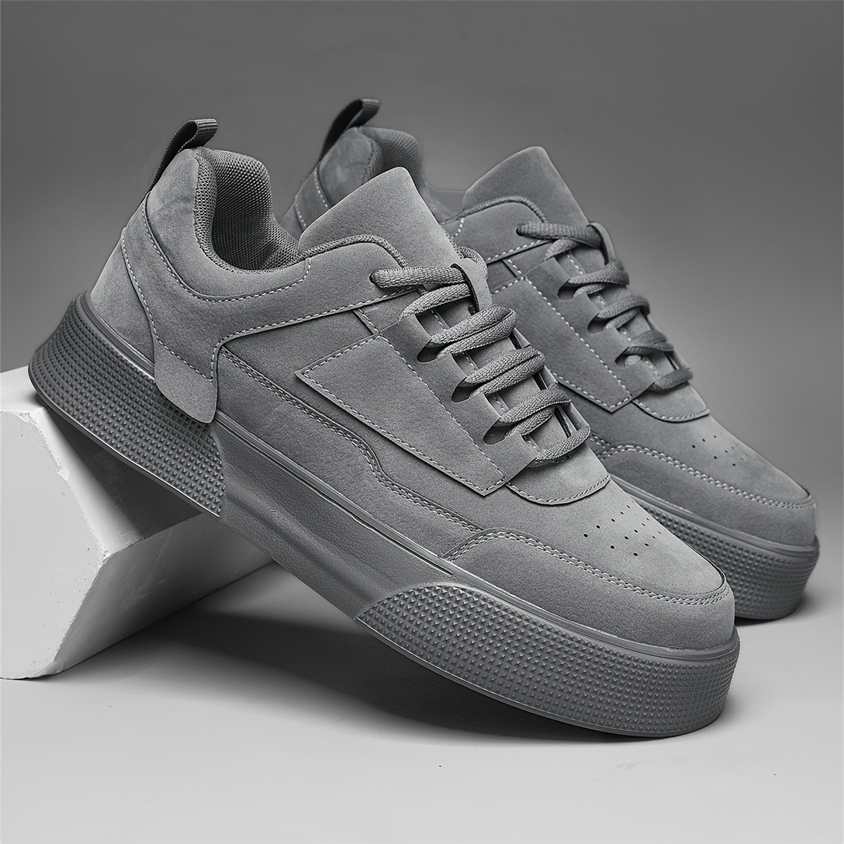Image of Men's Fashion Solid Color Front Low-top Thick Sole Casual Skateboard Shoes, Minimalist Style Splicing Detail Round Toe Lightweight Comfortable Breathable Couple Sneakers