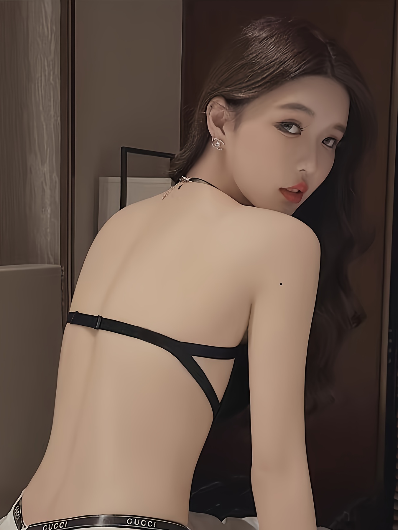 Chic Strapless Bandeau Bra for Women - Invisible, Non-Slip, Push-Up Support with Underwire - Perfect for Wedding Dresses & Formal Wear, Japanese Style, Lace, Backless