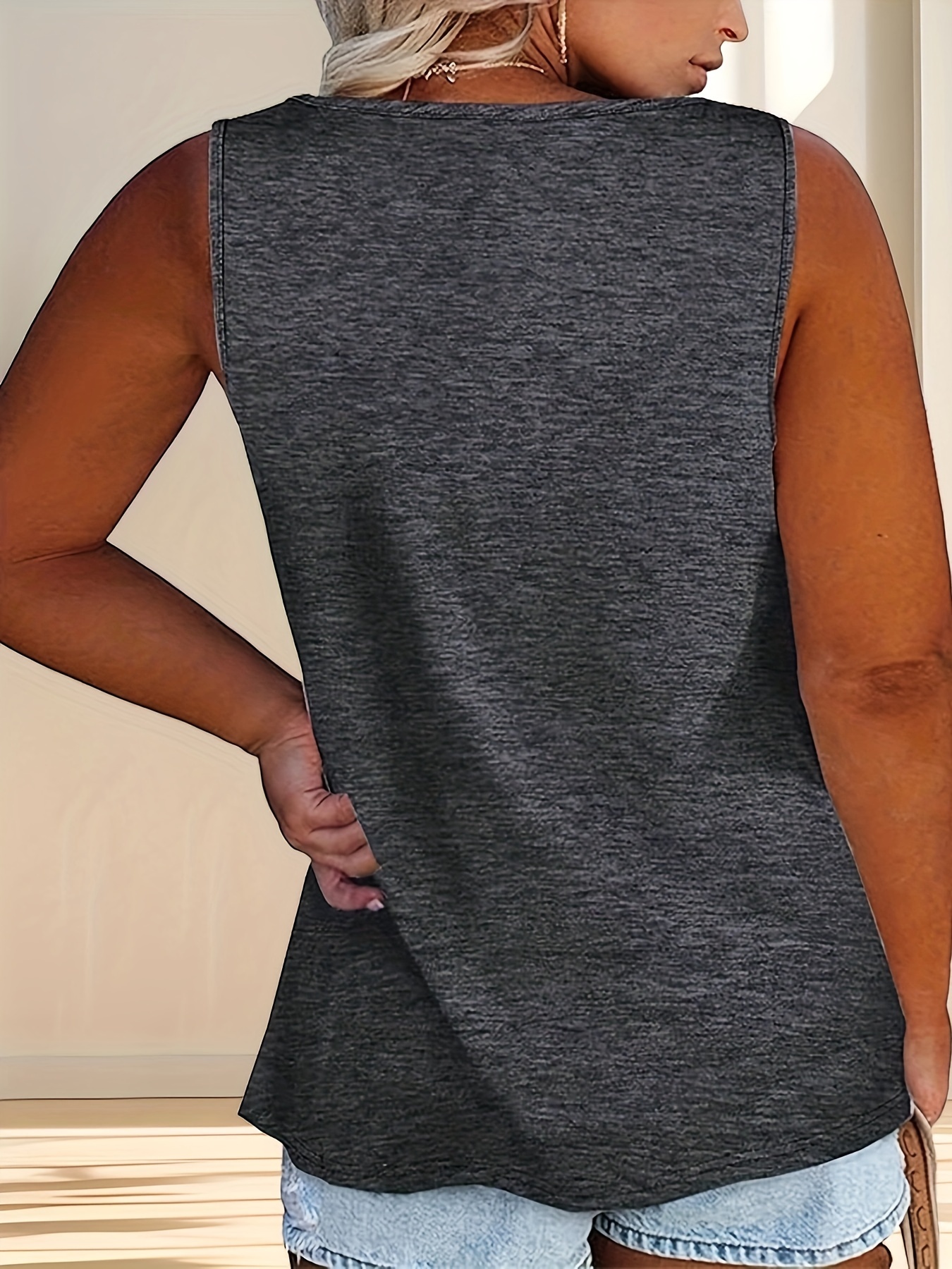 Women'S Plus Size Casual Tank Top with Button Detail - Sleeveless, Solid Color, Stretchy Fabric, Crew Neck, Oversized Fit for Summer Outings, Comfortable Clothing | Relaxed Fit Top | Medium Stretch Materia