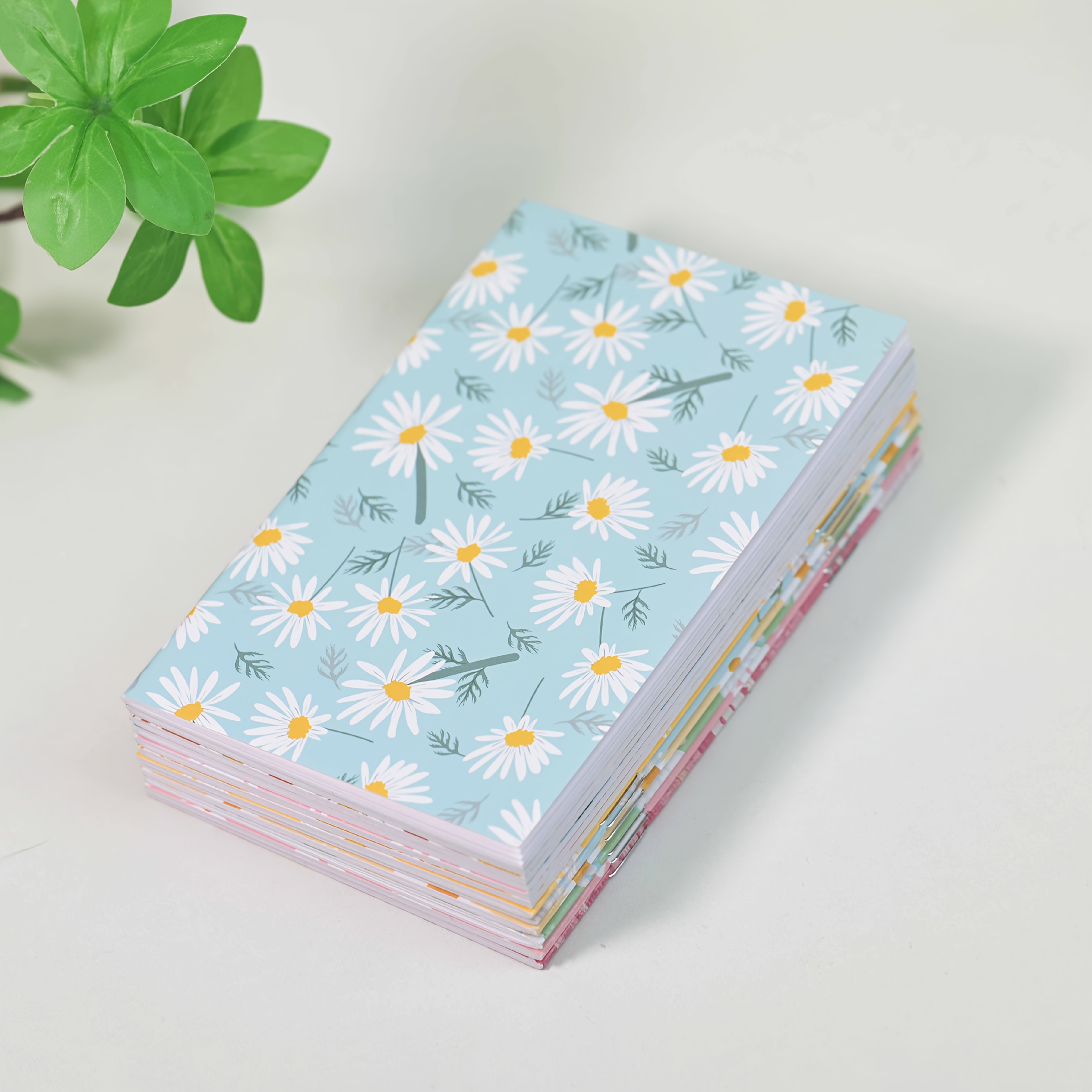 E-shop 12er-Pack Taschenhefte mit Gänseblümchen-Motiv im Frühlingsdesign - Geliniert, gestickt für Haltbarkeit