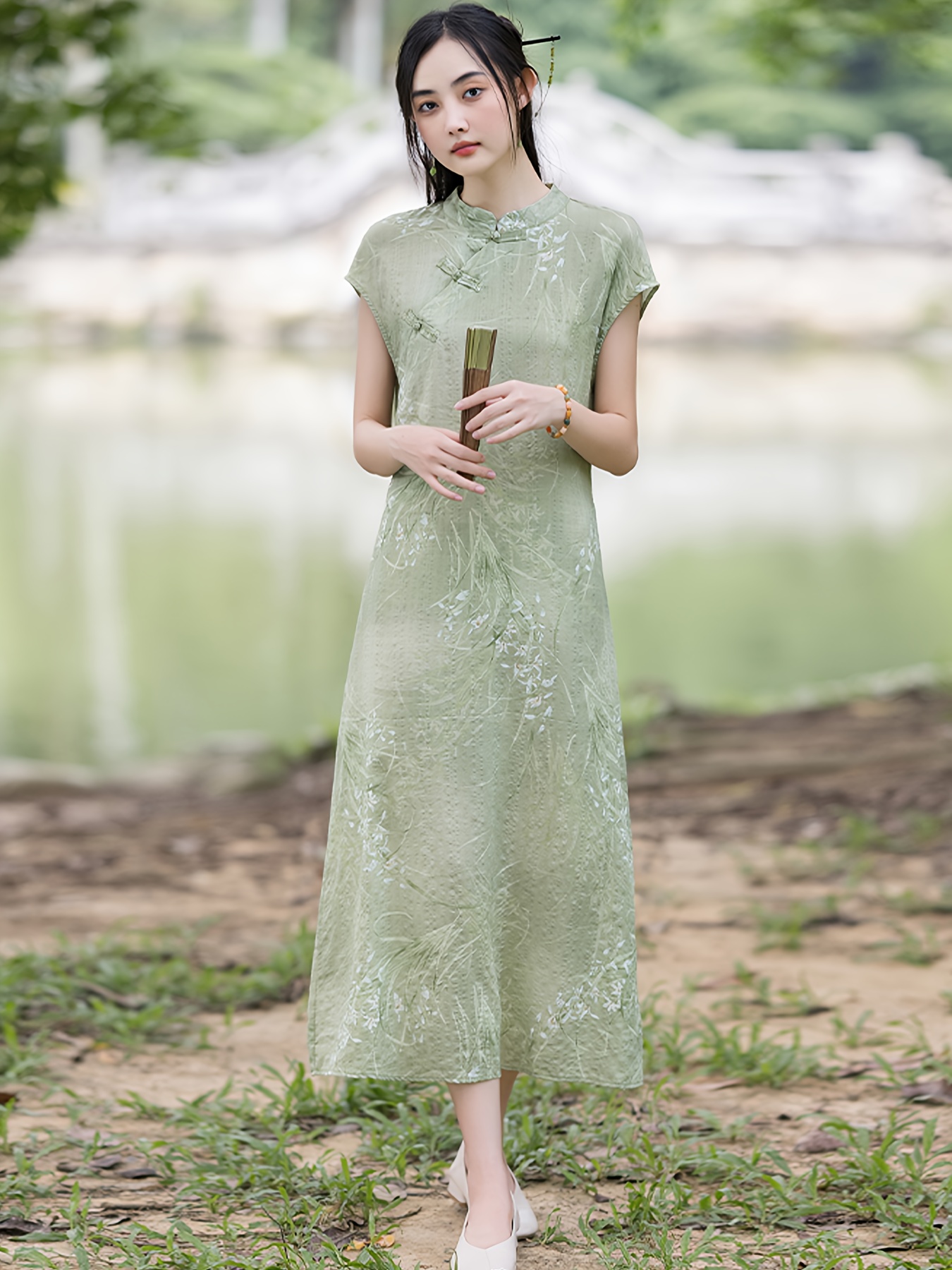 knee length dresses for ladies White Floral Bell Sleeve Cheongsam Qipao Dress M / Green