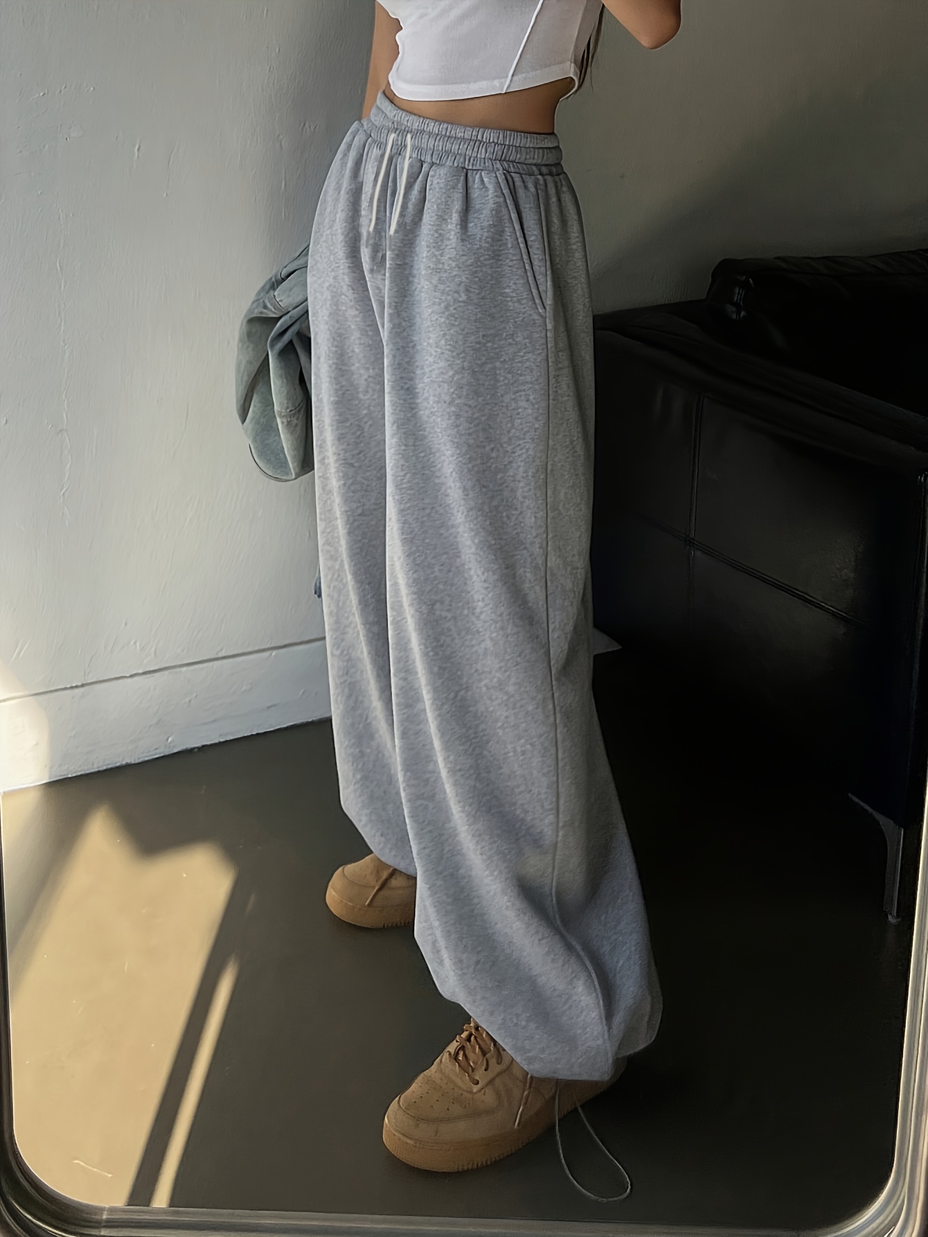 baggy sweatpants sold on Temu Canada