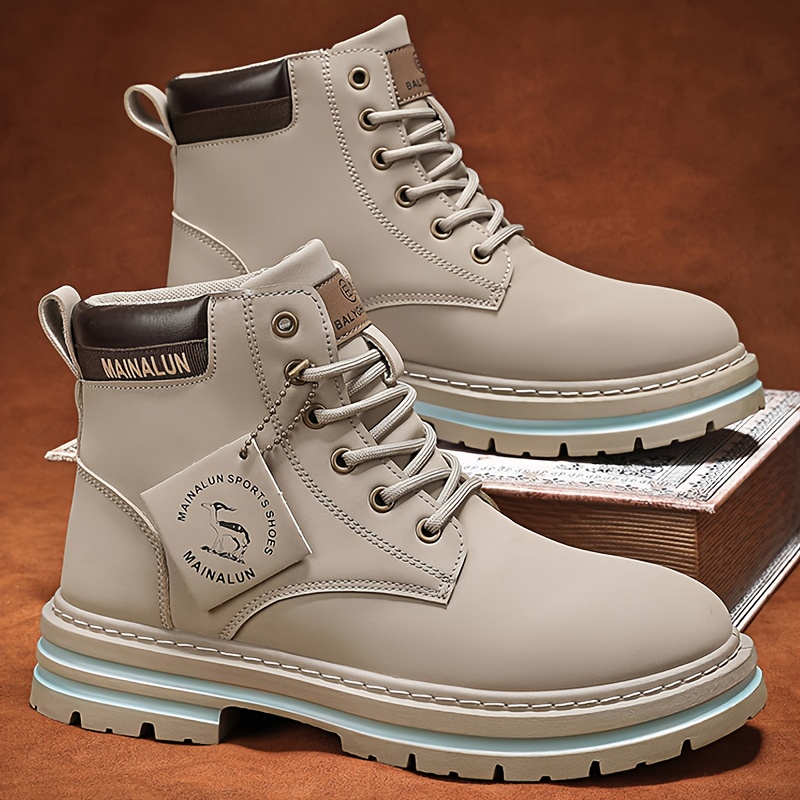Un par de botas grises