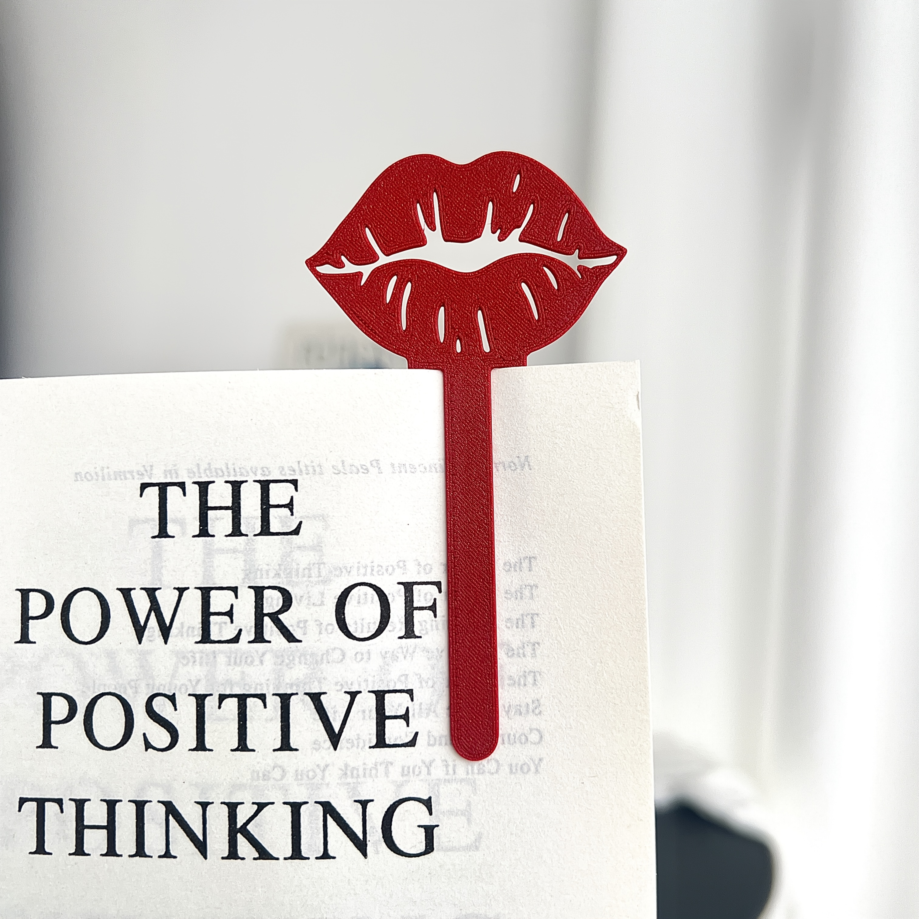 Image of Lipstick Bookmark, Fun Bookmark, Suitable For Teachers, Students, And Book Lovers, For School, Office, And Home Supplies, Valentine's Day Decoration, Small Gift For