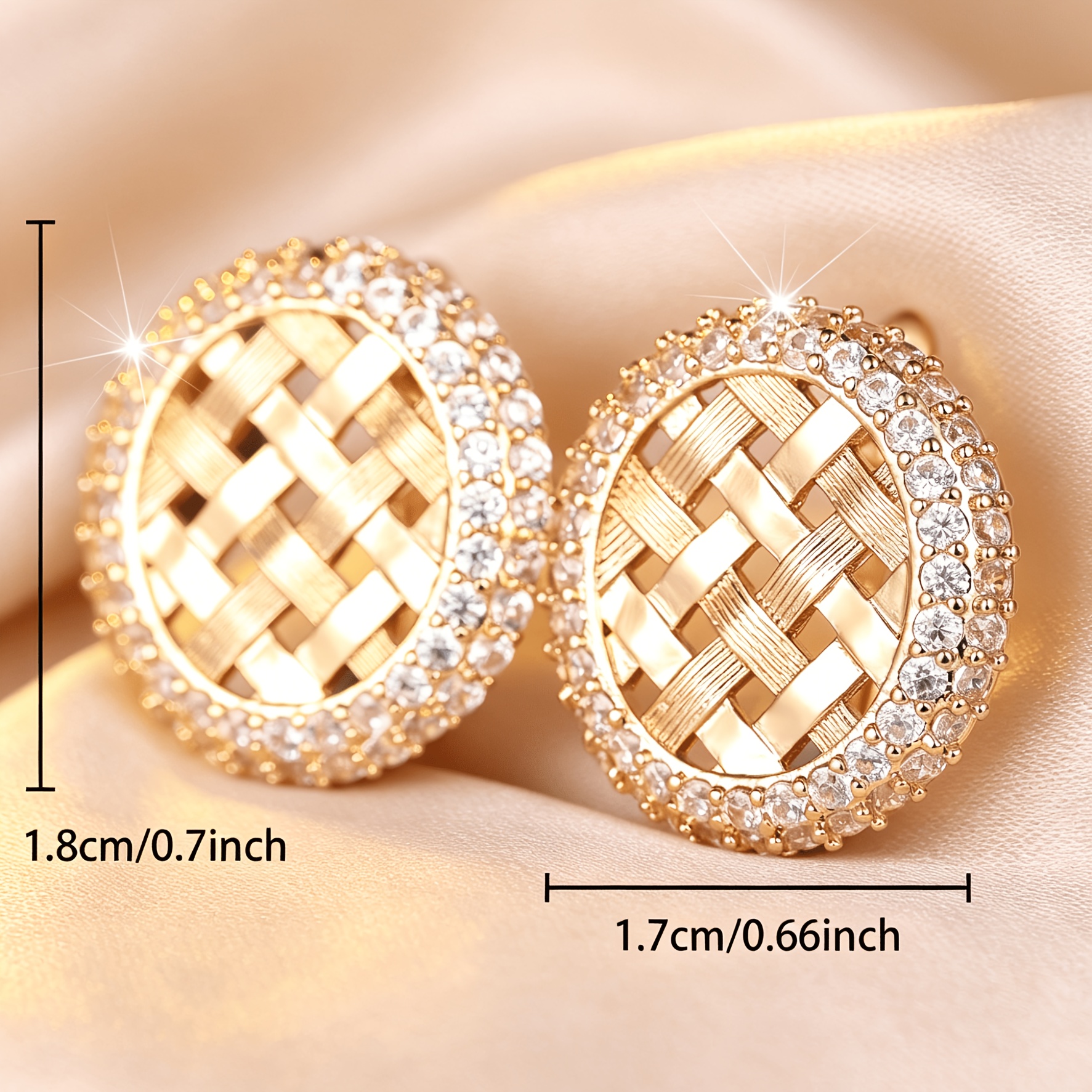 Exquisite Unisex Ear Hoop with White Synthetic Zircon