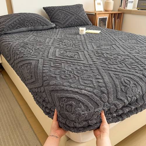 european pattern luxurious soft velvet bed sheet and warm cut flower craft in machine washable suitable for bedrooms and hotel rooms and holiday gifts