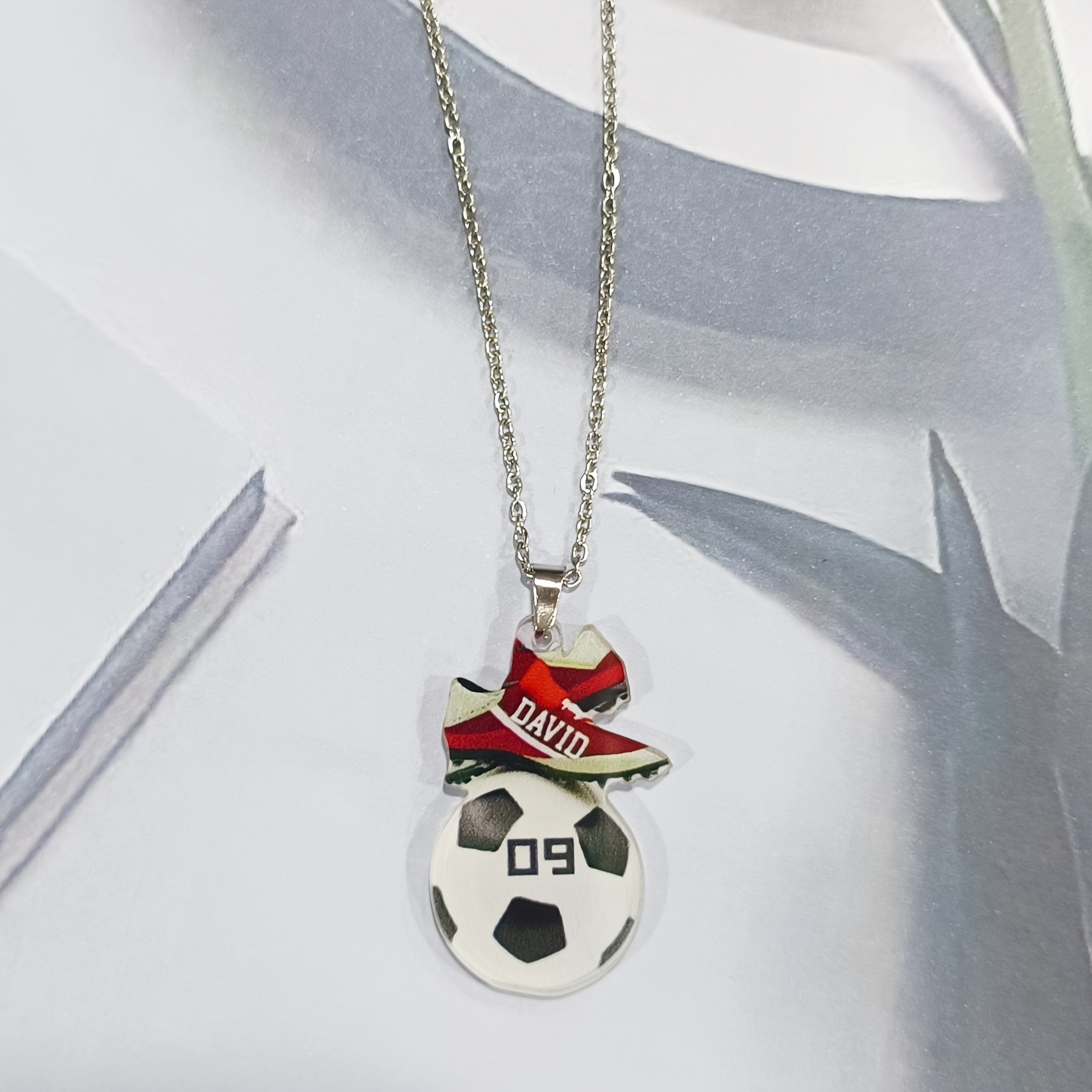 TEMU Collar con colgante de joyería Not3D 02D Acrílico N.º 09 Bota de fútbol de cara para hombre y - Adecuado para uso diario - Colgante de joyería
