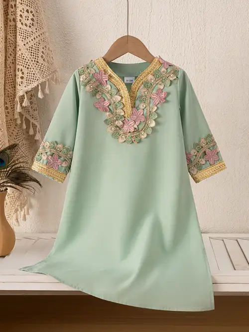 Middle Eastern Traditional *' Light Green Embroidered Robe with Ethnic Patterns, Casual Dress & Middle Eastern * with Exquisite Lace Embroidery and Open Slit Dress Middle Eastern Traditional *' Light Green Embroidered Robe with Ethnic Patterns, Casual Dress & Middle Eastern * with Exquisite Lace Embroidery and Open Slit Dress
