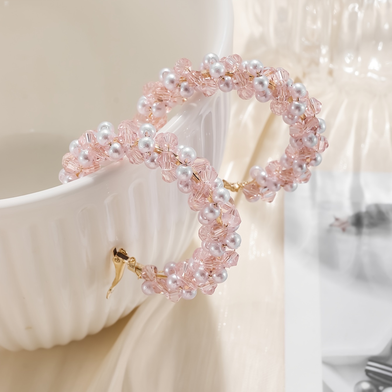 

1 Pair Of Chic Pink Pearl & Crystal Hoop Earrings - Elegant Alloy Design With Golden-tone , Casual Attire Or Parties, Pearl Earrings