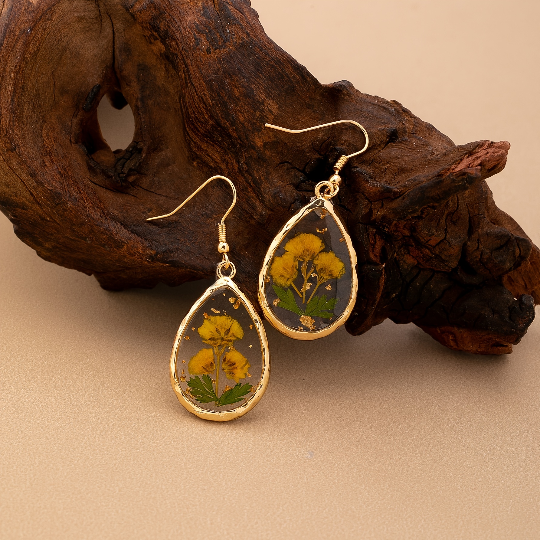 Women's Minimalist Dried Flower Drop Earrings