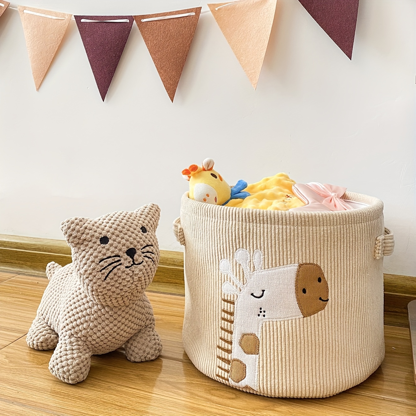1 Large Capacity Storage Basket With Lion And Giraffe Cartoon Pattern, Fabric Foldable Laundry Hamper, Clothing Organizer Basket, Multi-functional Storage Bin For Living Room