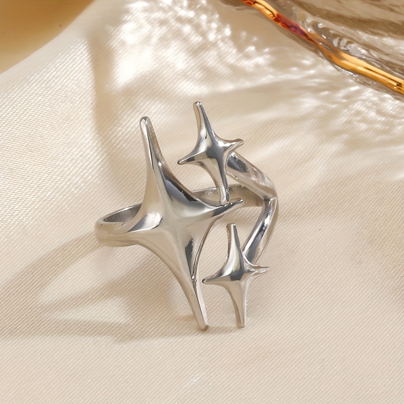Image of A High-quality Stainless Steel Open-adjustable Ring With 3 Stars, An Elegant, Luxurious, And Women's Ring Gift. A Versatile Everyday Accessory Suitable For Vacation, Or Daily Wear
