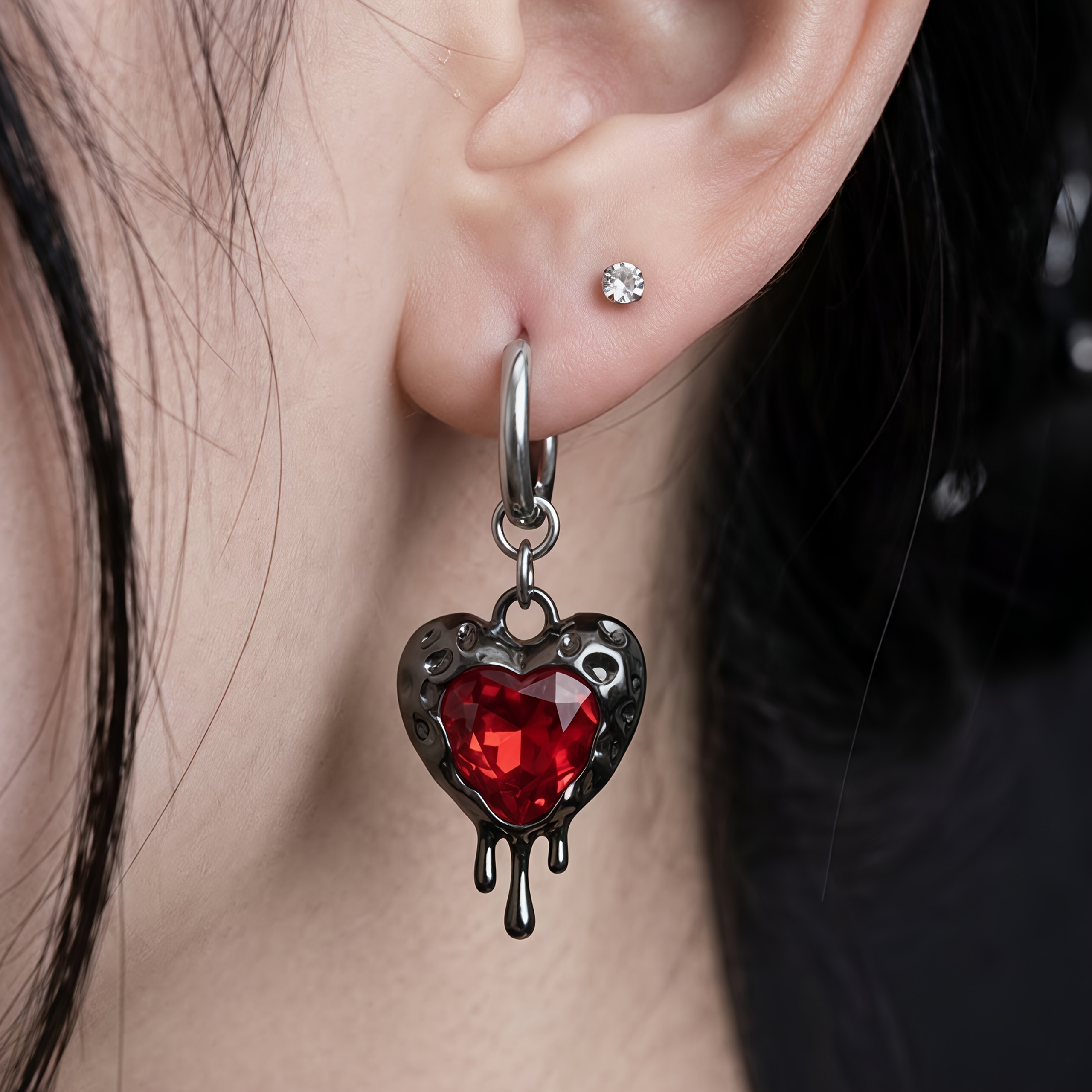 TEMU A Pair Of Dark And Heart-shaped Blood-drip Glass Drop Earrings, Suitable For Holiday Parties, Daily , Halloween Parties, And Gothic Style