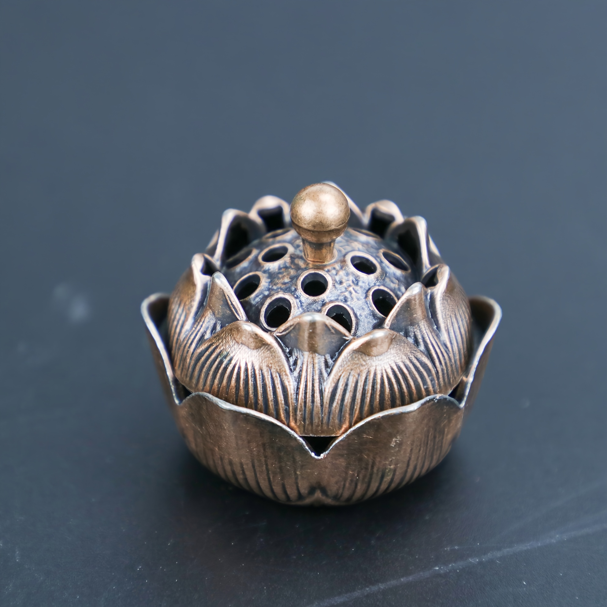 1pc Mini Red Lotus Incense Holder Alloy Pattern Incense Holder Desktop Shui Ornament Birthday Gift
