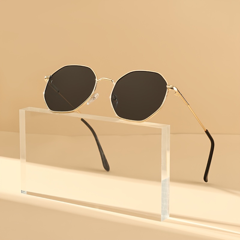 

Women Metal Round Frame Glasses Casual Fashion Elegant For Outdoor Vacation Travel And Daily Decoration