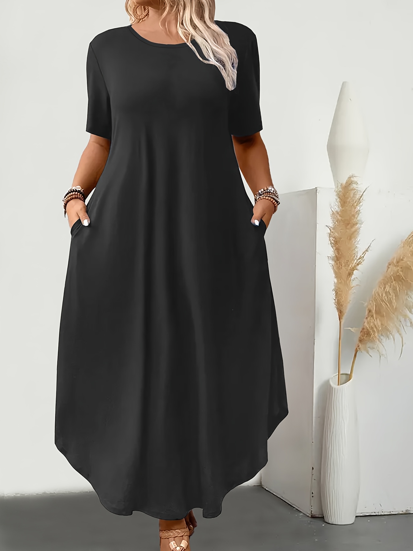 Plus Size, Women's Plus Size Elegant Casual Maxi Dress - Flattering  Fit-and-Flare Silhouette with Side Pockets, Machine Washable Everyday &  Formal Out