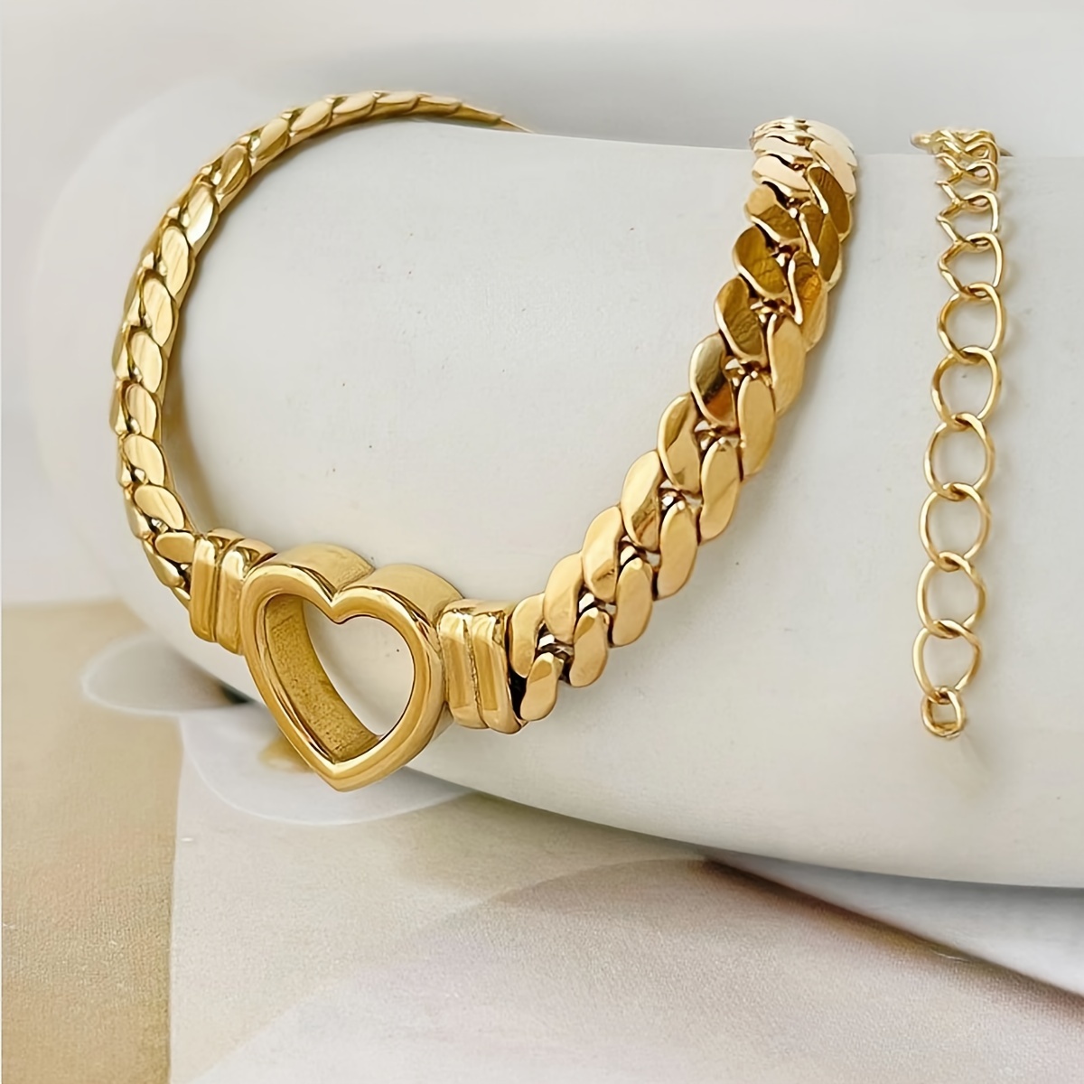 

Plated Stainless Steel Bracelet For Women, Fashionable Heart-link Embossed Design, Versatile Accessory For Parties