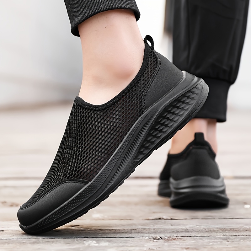 mens breathable mesh slip sneakers lightweight running shoes  display picture 1