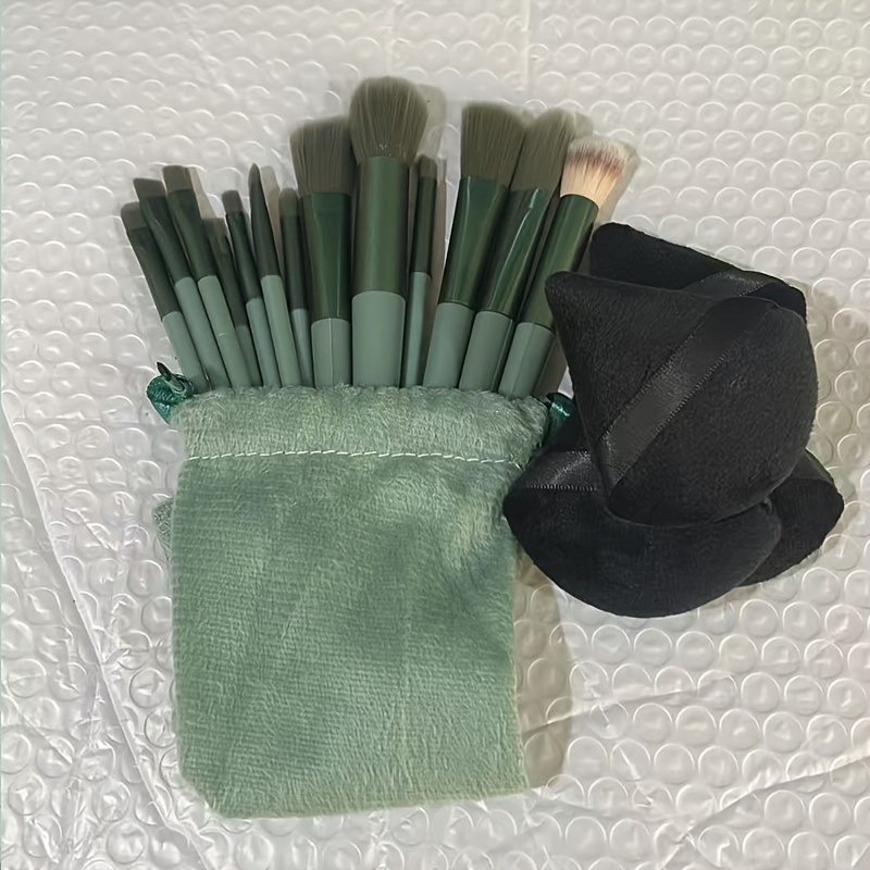 Image of Professional Makeup Brush Set, 13pcs Brushes And 4pcs Triangle Puff With Storage Bag. Soft Nylon Bristles, Suitable For Types, Portable Oval Foundation Brush, Eyeshadow Brush