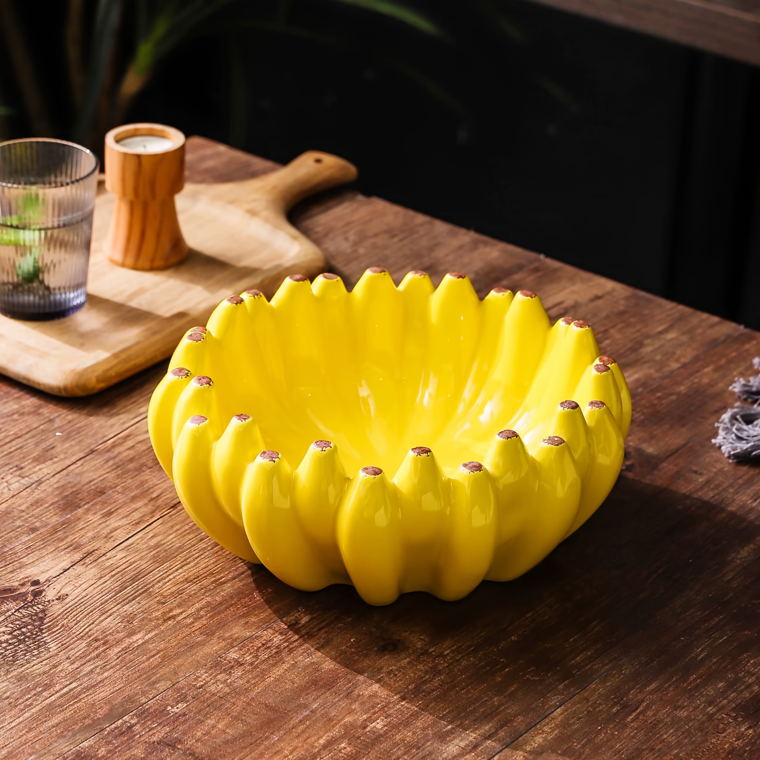 Large 9.5-Inch Ceramic Banana-Shaped Serving Bowl - Vintage Style Fruit and Snack Plate, Food-Safe, Ideal for Home, Restaurant, or Hotel Use, Fruit Display | Creative Storage | Ceramic Bow
