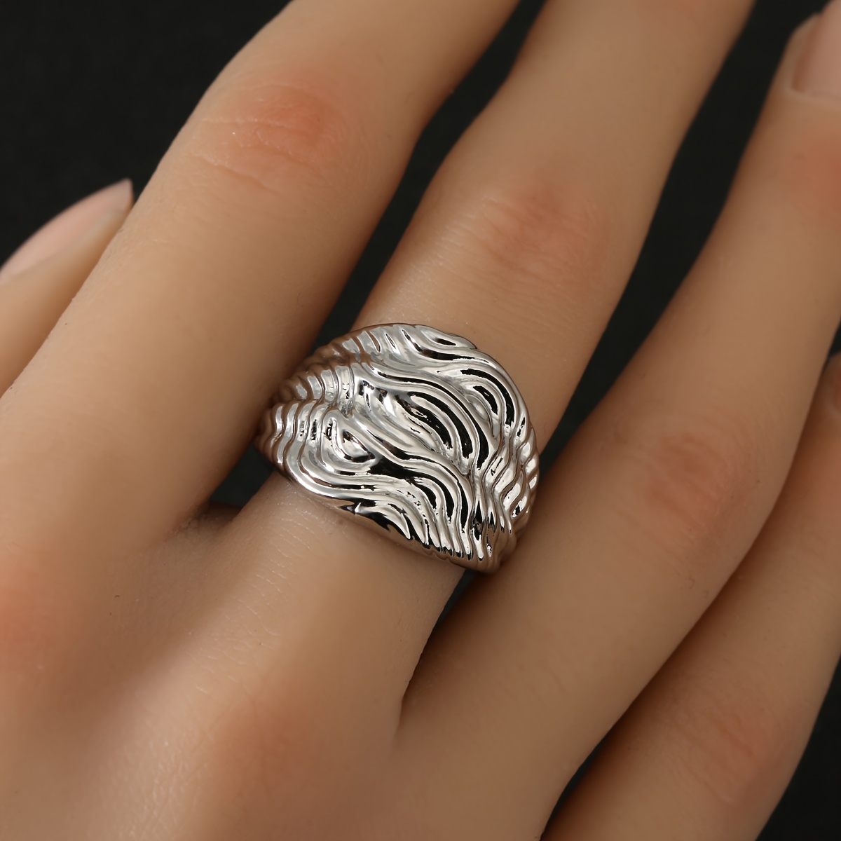 Unisex Adjustable Open Ring with Streamlined Pattern