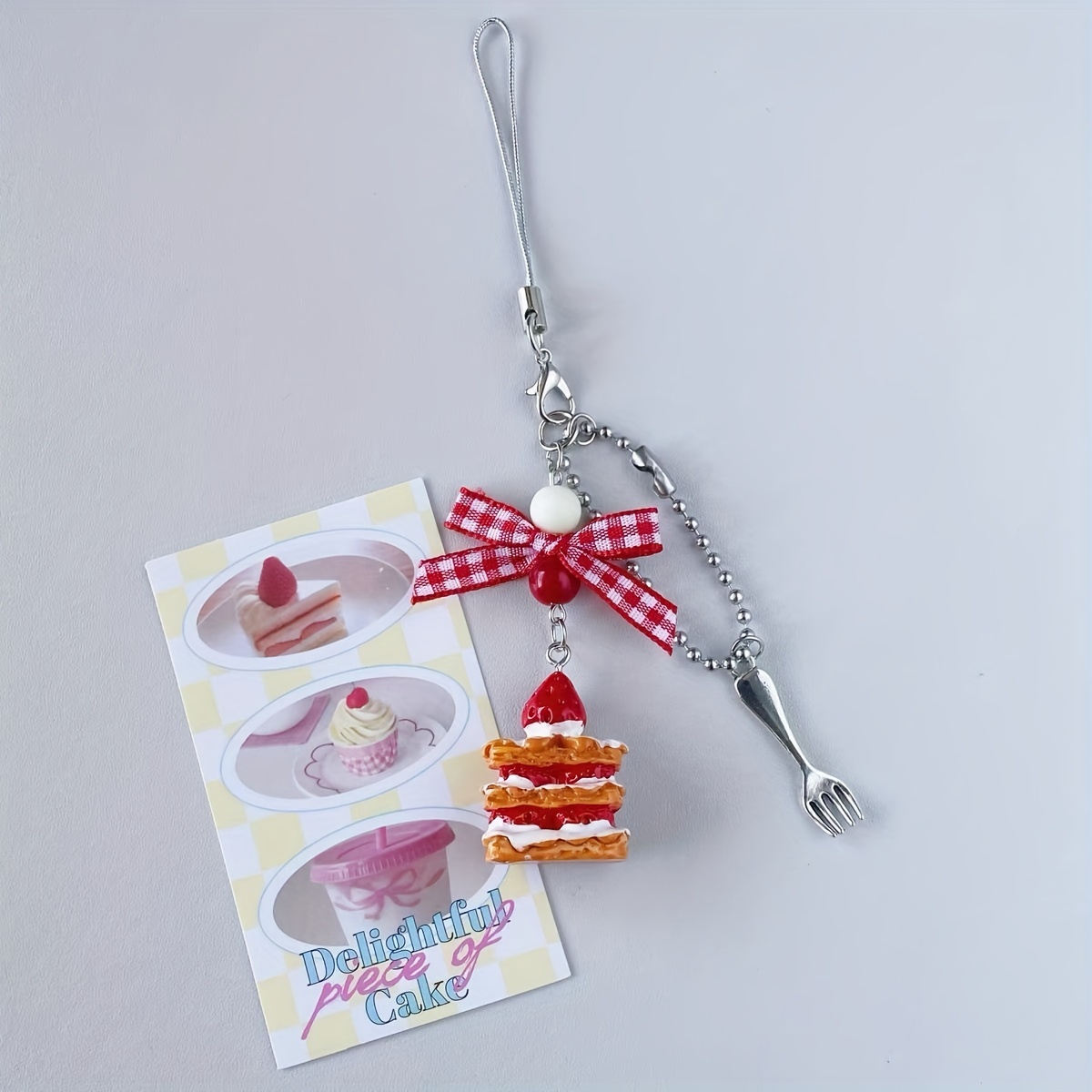 

Chic -inspired Strawberry Cake & Bowknot Charm - Vintage Girl's Heart Phone & Bag Accessory, Abs Material