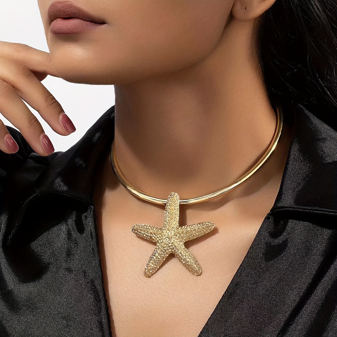 

Golden Starfish Pendant Necklace, Elegant Minimalist Style, Chic Fashionable Jewelry Accessory For Women