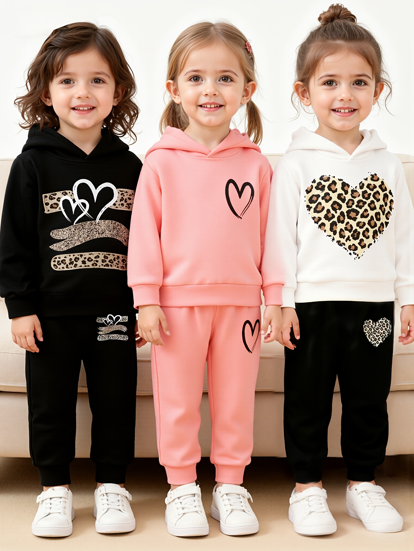 3 of 6 stuks Meisjes Winterkleding Set - Roze/Witte Capuchon Trui & Wijde Broek met Hartprint (Luipaard//Beer)
