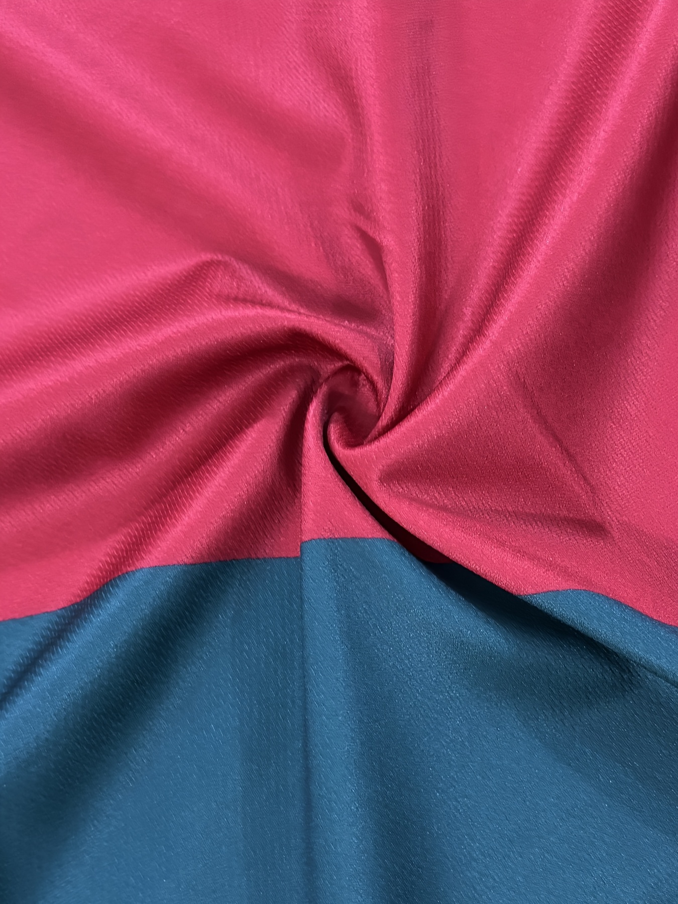 personalizирани 2 парчиња младинска брзо-сушечка фудбалска екипа, реплика на португалскиот роналдо од 2022 година и кратки панталони кои апсорбираат влага за и натпревари на отворено. детали 2