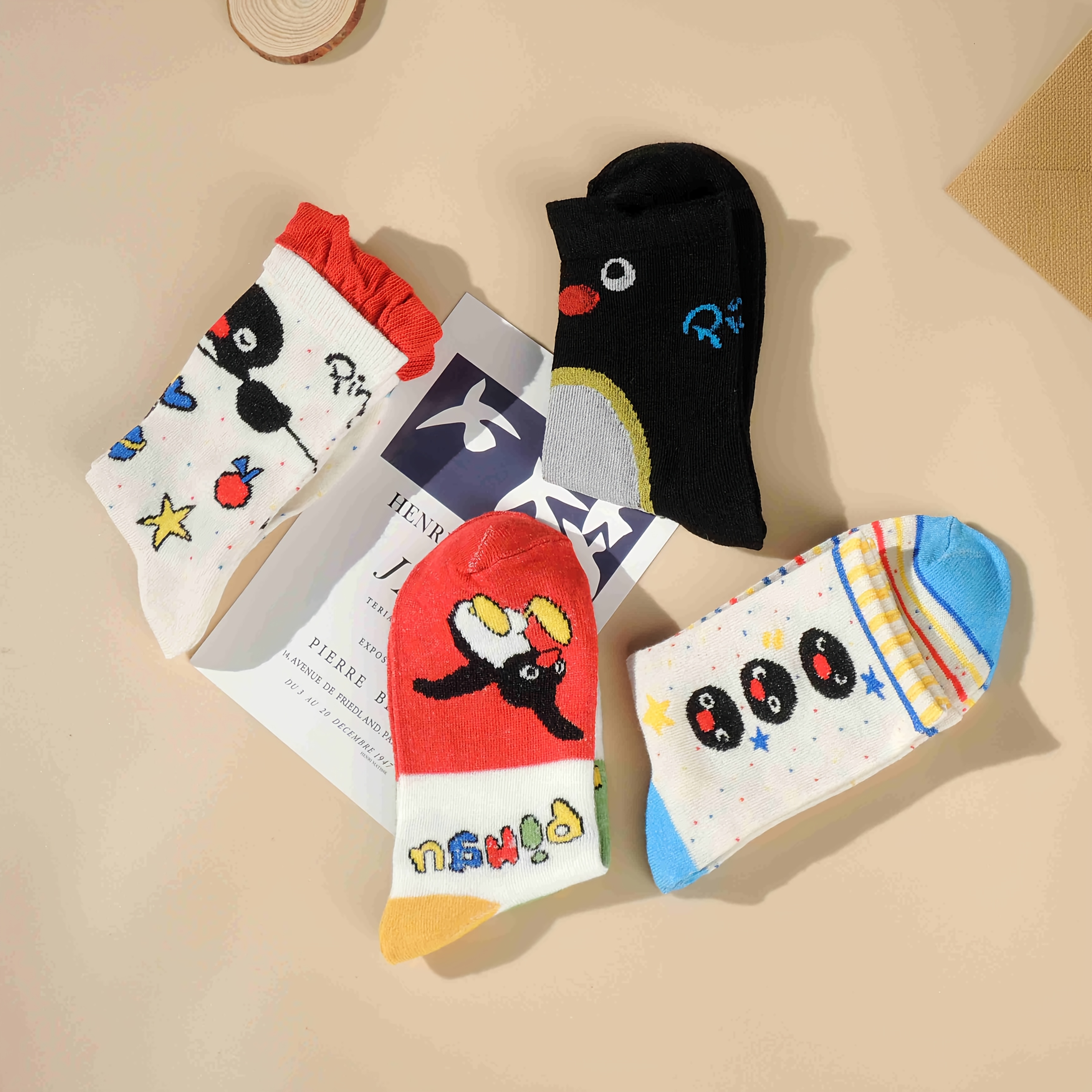 

1/4 Pair Of Interesting And Comfortable Cartoon Penguin Women's Mid-calf Socks, A Great Gift