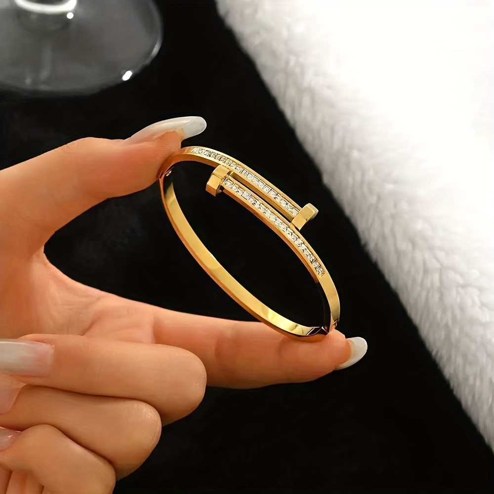 2pcs Random Stainless Steel Bracelets Set, Dazzling Accessories