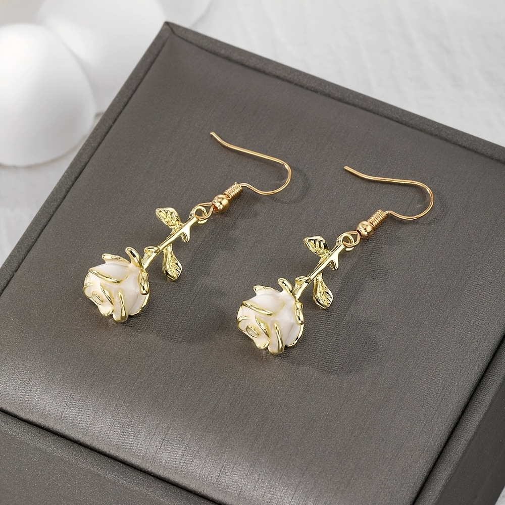 TEMU 1 Paire de Boucles d'Oreilles Romantiques avec Pendentif Fleurs de Rose, Style Punk Créatif, pour les Fêtes, , la Saint-Valentin, pour les Mères
