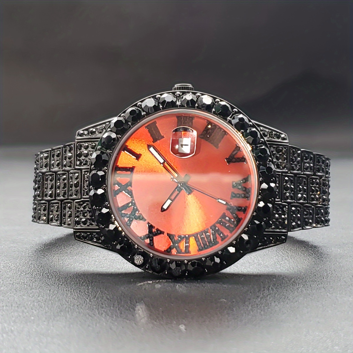 Montre à quartz noire et rouge pour homme, style hip-hop, avec calendrier et aiguilles lumineuses. détails 1