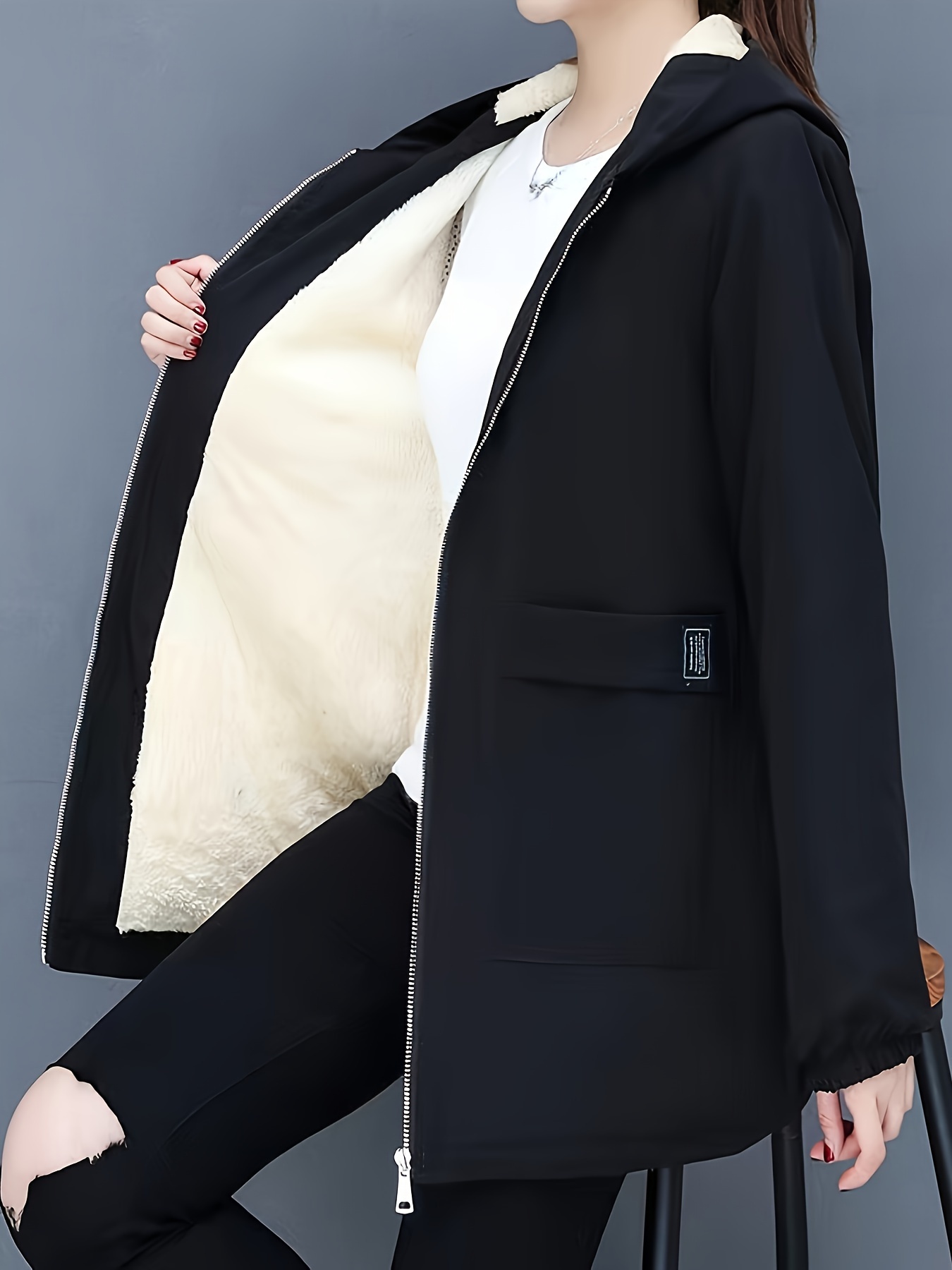 1pc Chaqueta de mujer casual de poliéster con capucha y detalles de parche - Manga larga, tejido no elástico, color sólido, abrigo de fin de semana de invierno con cierre de cremallera y forro tejido