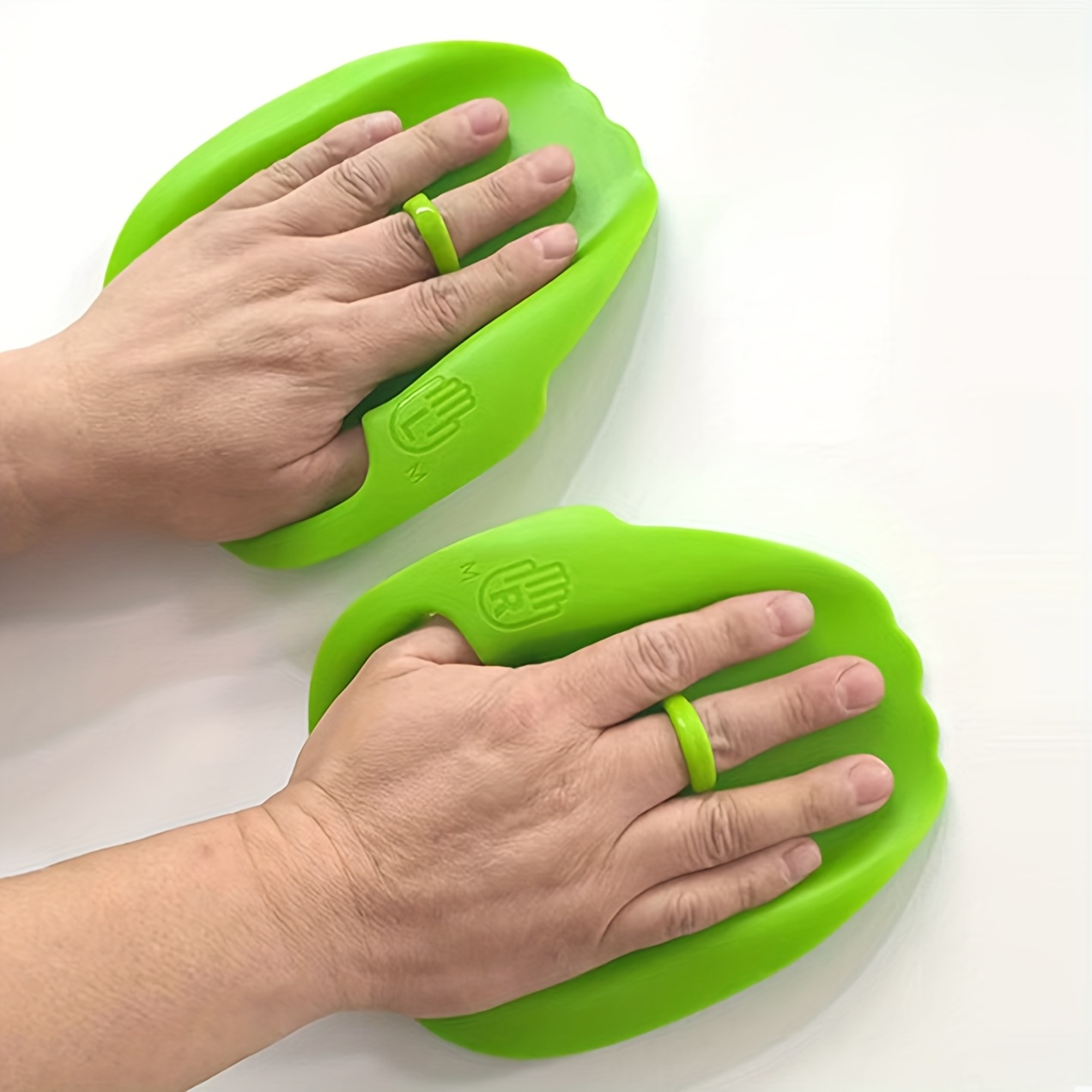 Universal Swimming Paddles for Professional Training