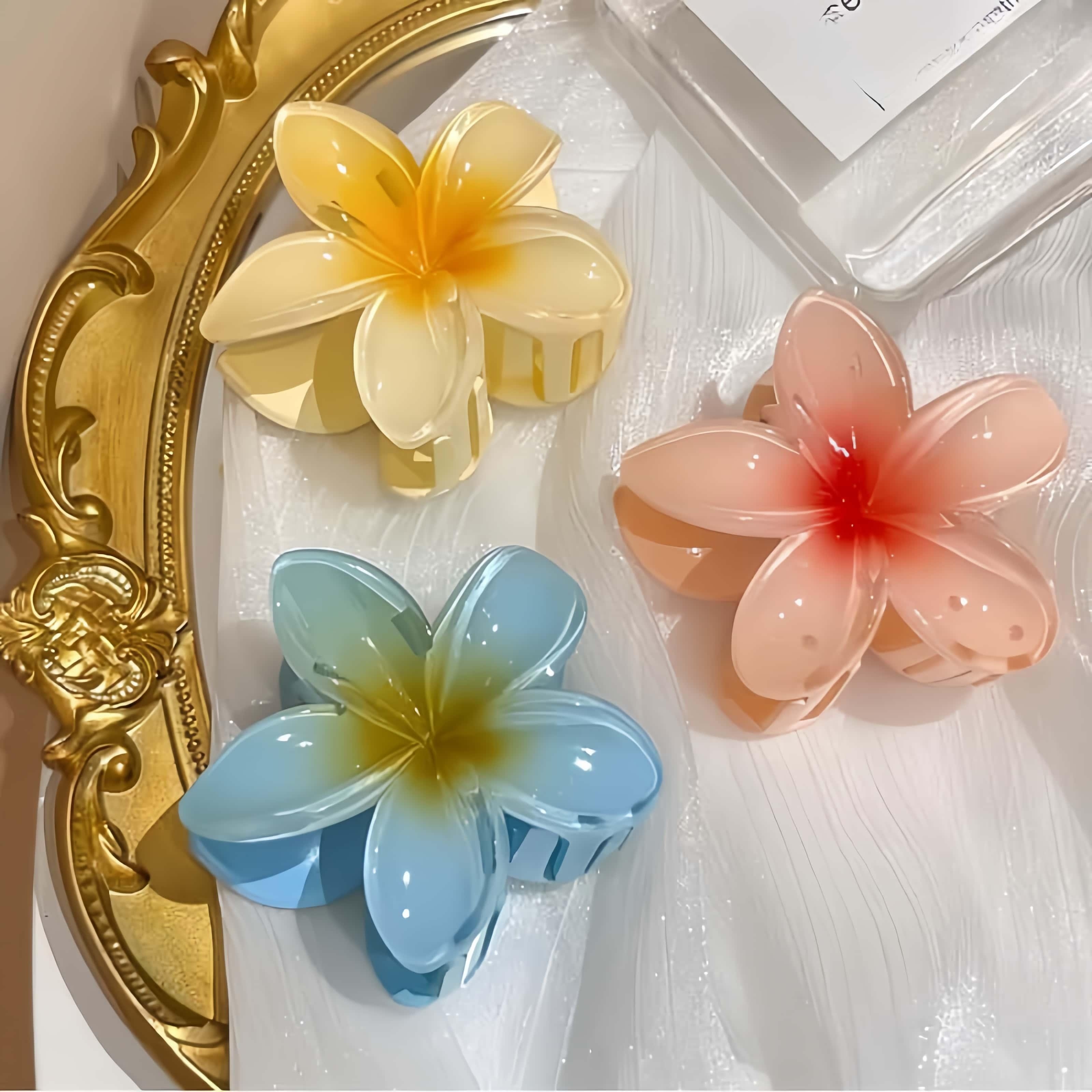 

3-piece Set Flower Hair For Women, Pop- Inspired Plastic Hair Accessories, Hand-wash Only Shark Clip Pack For Casual Half-up Hairstyles - Non-feathered Headwear Decor