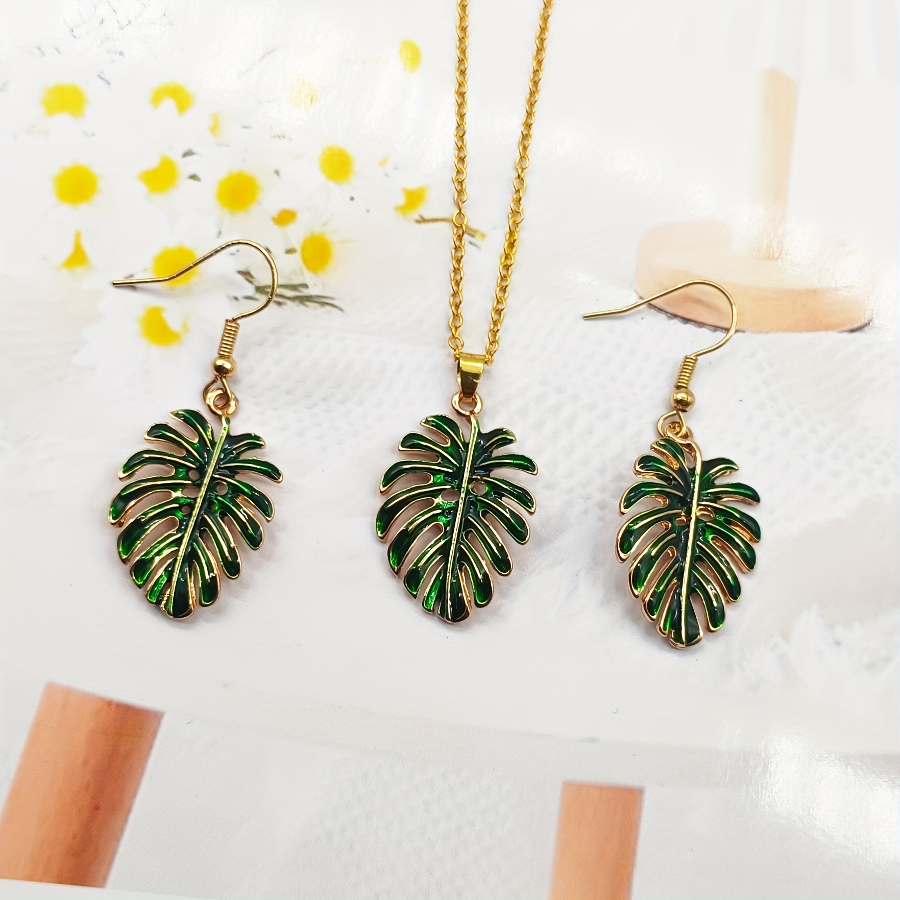 

Tropical Palm Leaf Jewelry Set, Enamel Green Drop Earrings And Pendant Necklace, Elegant And Simple Style, Hollowed-out Banana Leaf Design, Fashion Jewelry For Women