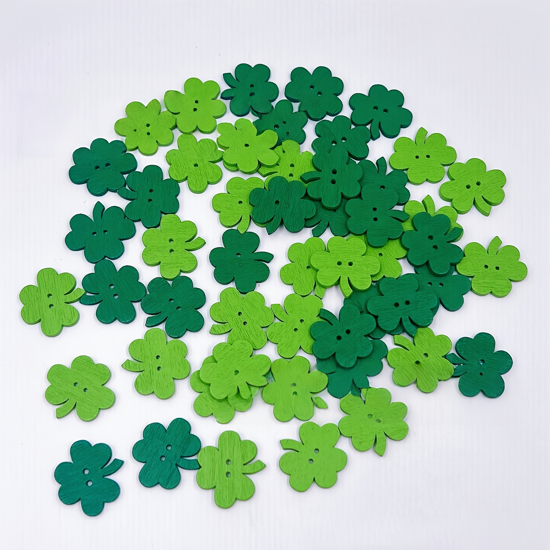 

50pcs Wooden Clover Buttons, Green, Diy Crafting, Artwork, 's Day Party, Irish Festival, Sewing Supplies, Wooden Fasteners For Knitting & Embroidery