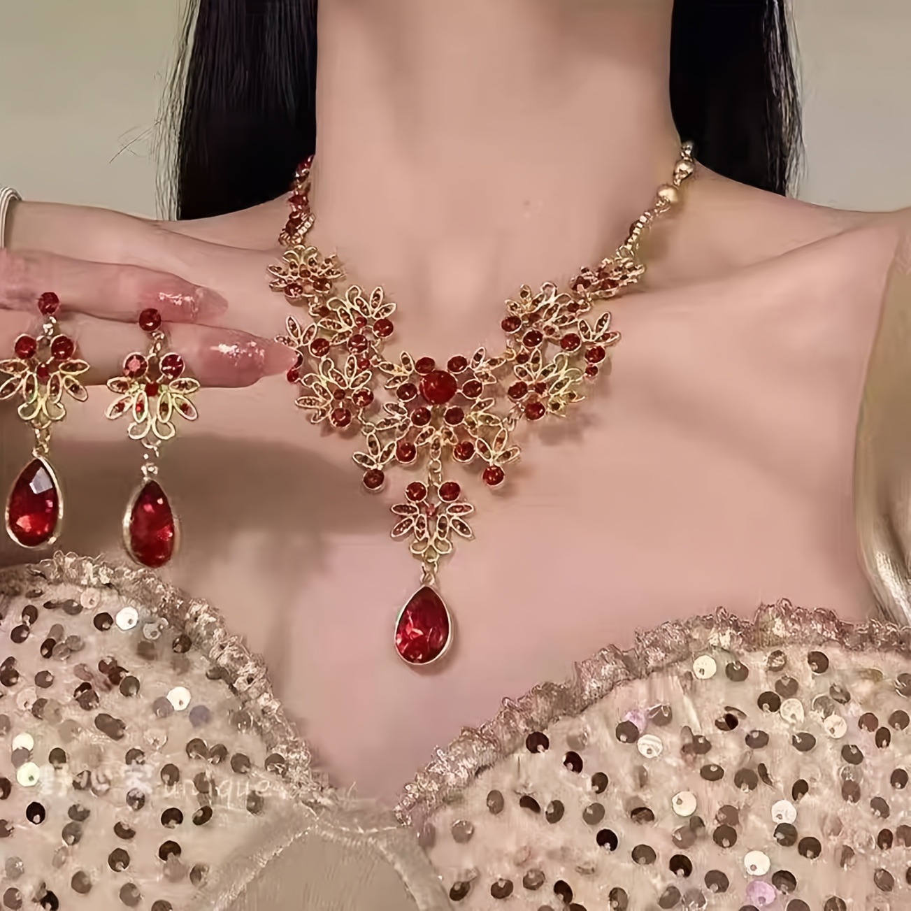 TEMU Juego de cena retro estilo corte que 1 collar y 1 par de aretes, con un lujo de flores y de agua caladas