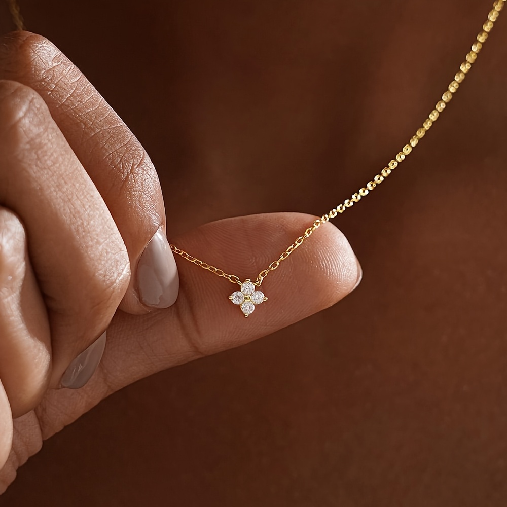 TEMU Collier de fleur en acier inoxydable plaqué or , collier avec pendentif de fleur en , collier facile en de à , cadeau de demoiselle d', cadeau