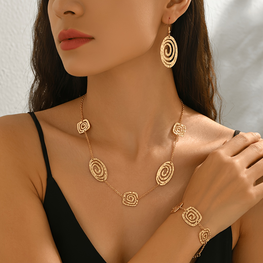 4pcs Golden Hammered Geometric Jewelry Set, Minimalist