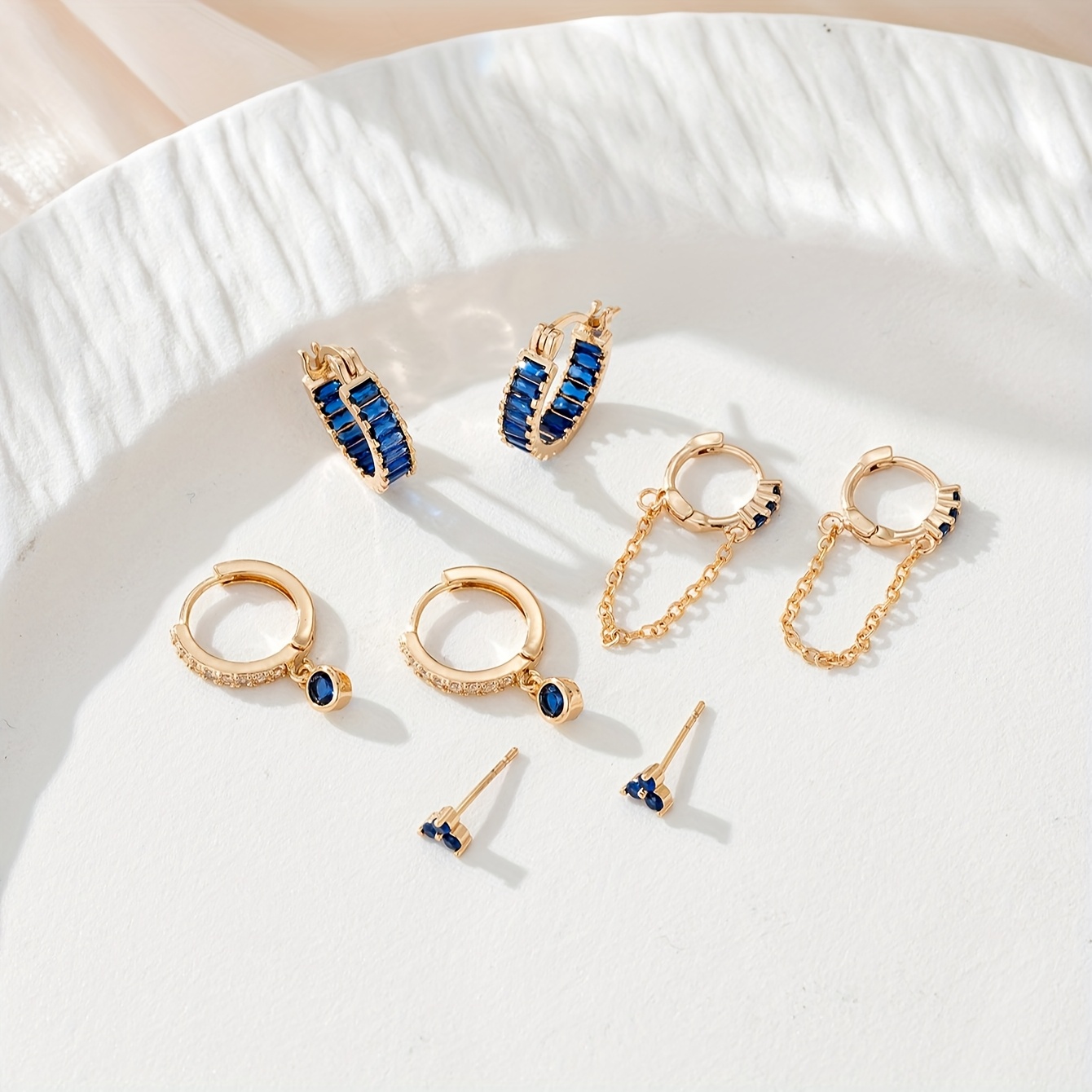 E-shop 4er-Set Damenmode Ohrringe, Charme Blaue Synthetische Zirkonia Eingelegte Quasten-Anhänger Ohrringe, Party Schmuckzubehör