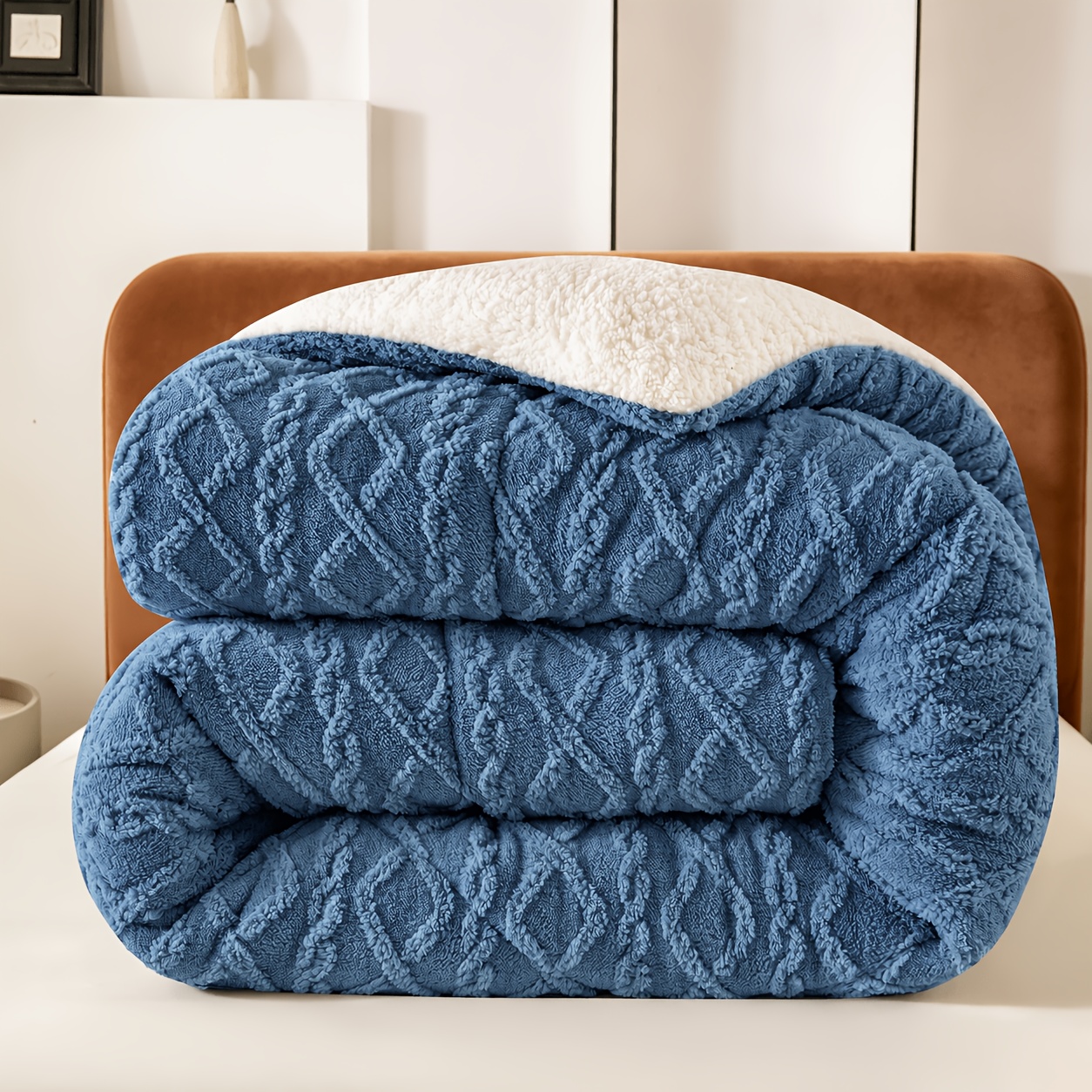 Image of Elegant Textured Winter Comforter, Thick Warm Quilted Quilt With Raised Pattern, Soft Tufted Velvet Front And Fluffy Sherpa Fleece Back, Cozy Plush Bedding For Bedroom And Home Decor, 1pc